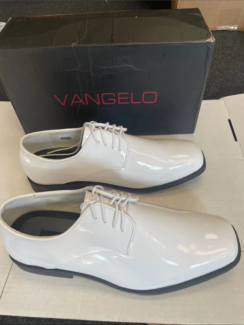 Vangelo Men’s White Patent Lace-Up Oxfords